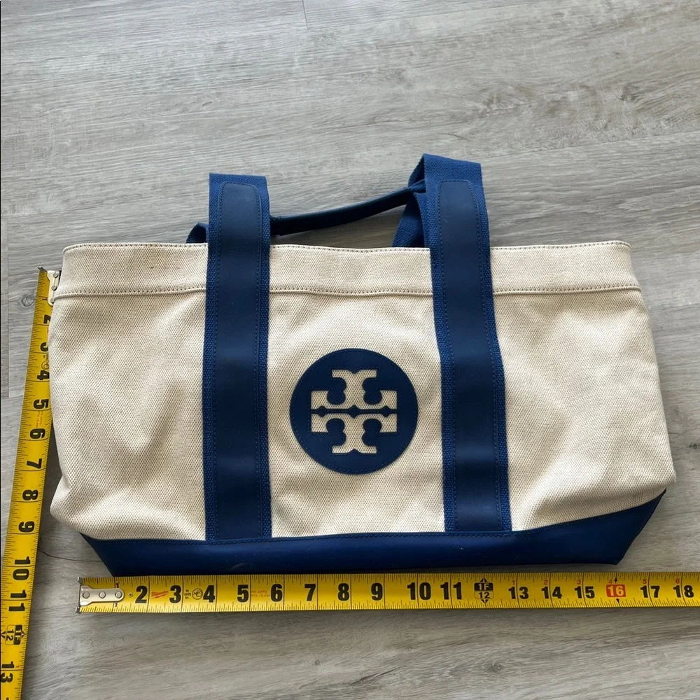 Tory Burch Large Ivory Canvas & Blue Vinyl Shoulder Beach Tote Bag Handbag - Picture 7 of 15